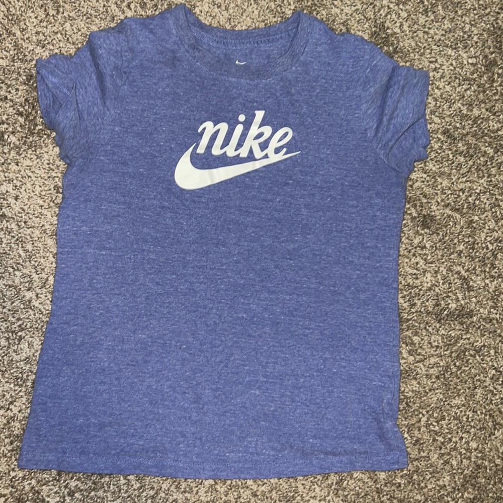 🔴 Nike Athletic Shirt 🟣